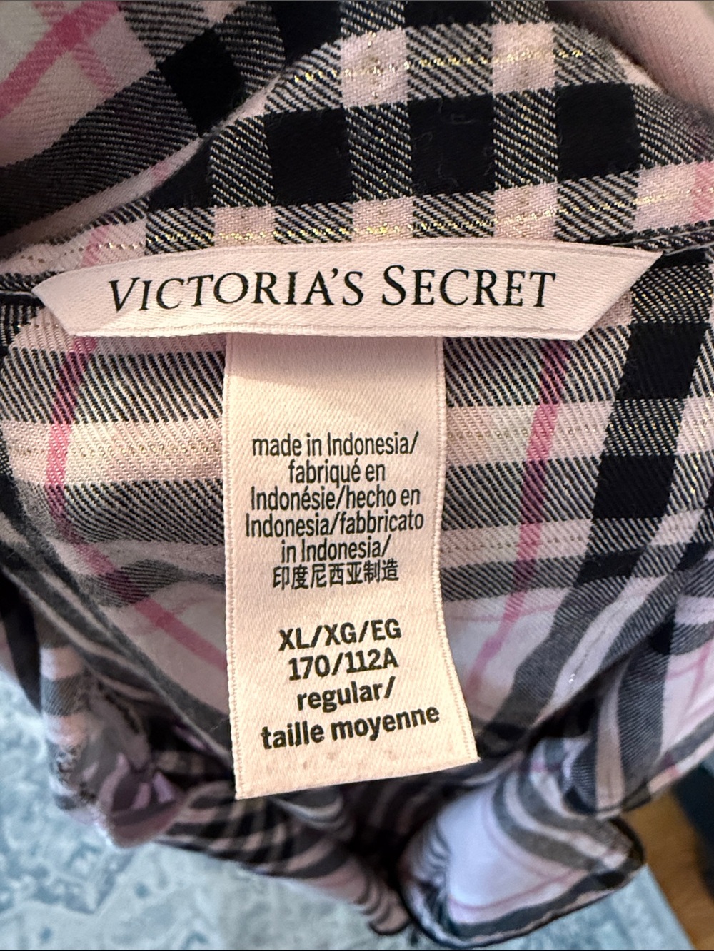 Victoria's Secret Pink Plaid Flannel Pajama Set - Picture 12 of 15